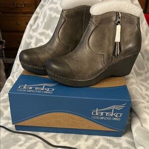 Dansko Gray Wedge Shoes with Suede Texture